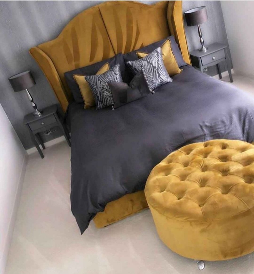 Lilly Winged Back Bed